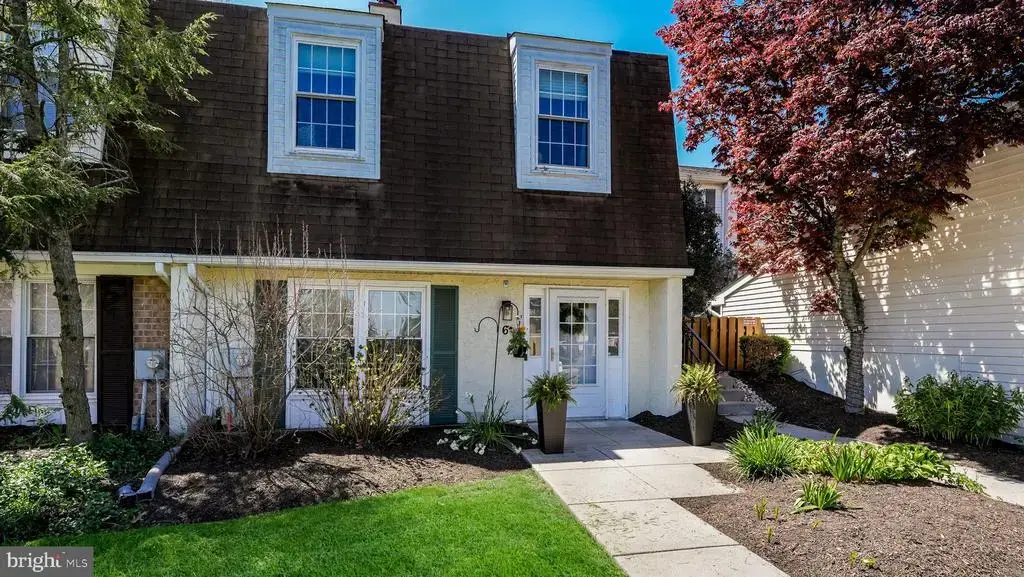 6 Edinboro Cir, CHALFONT