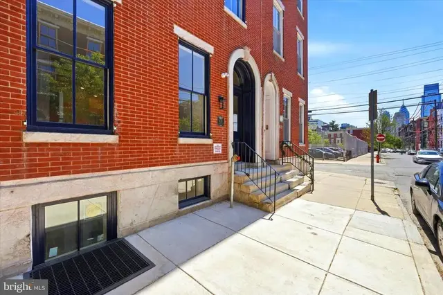 627 N 16th St #301, Philadelphia