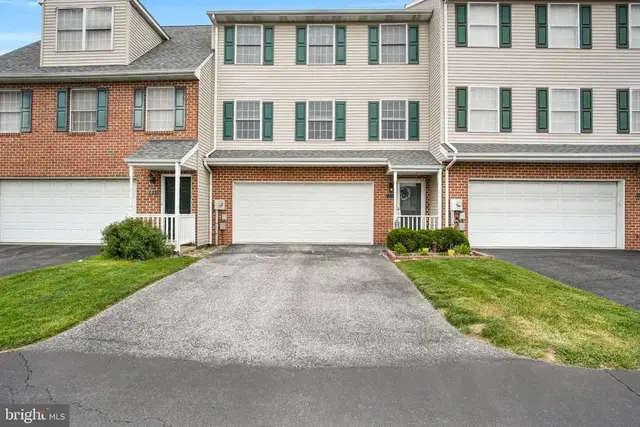 126 Country Ridge Dr, Red Lion