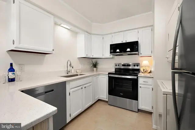8 121st St #202a, Ocean City