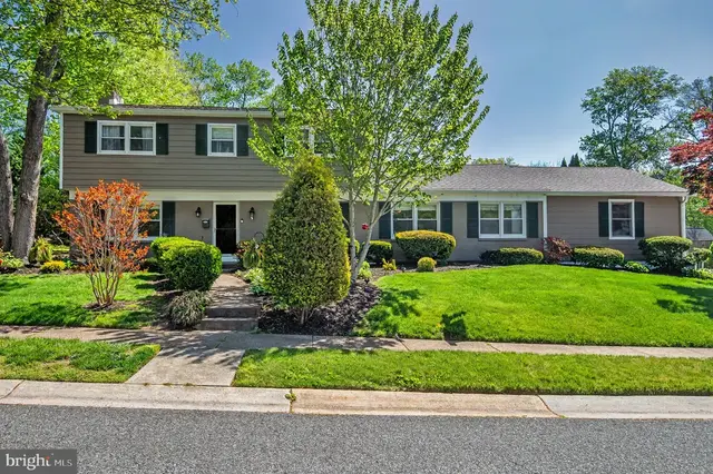 20 Vassar Dr, Newark