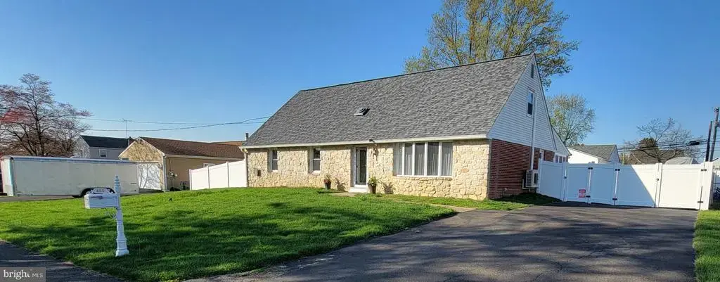 450 Hazel Ave, FEASTERVILLE TREVOSE