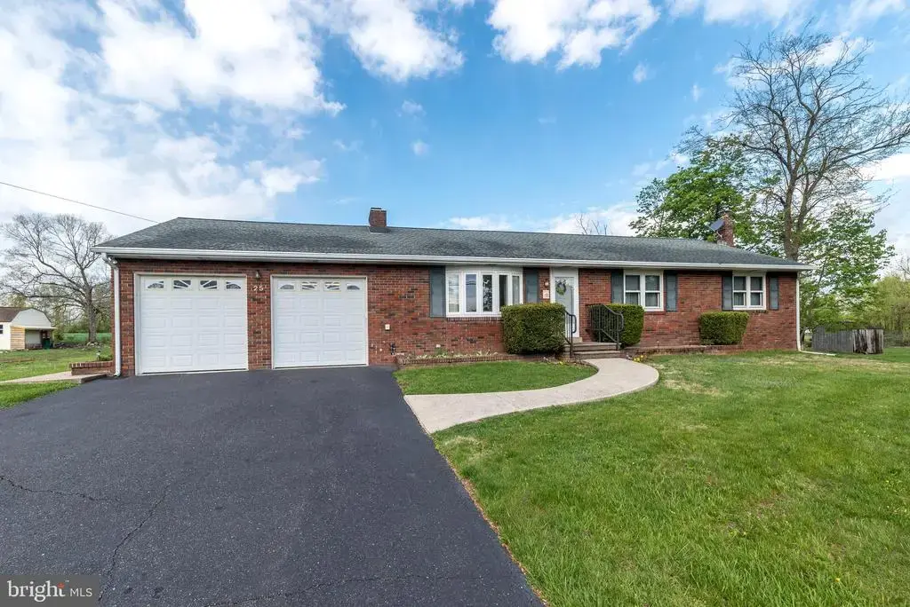 29 W Creamery Rd, TRUMBAUERSVILLE