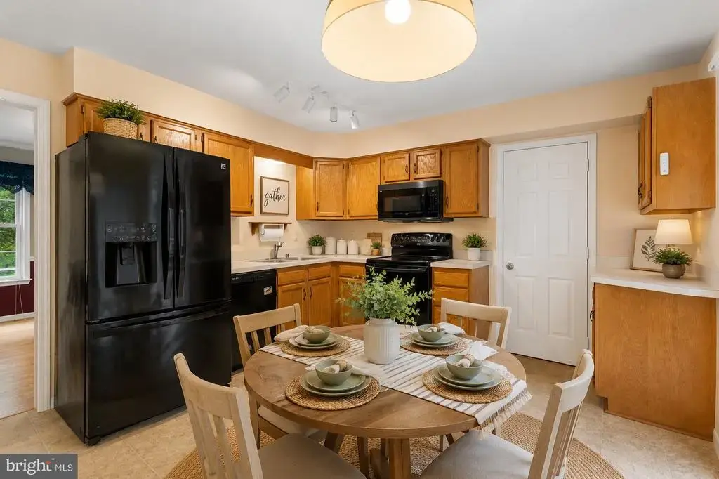 1206 Cordova Dr, LUSBY