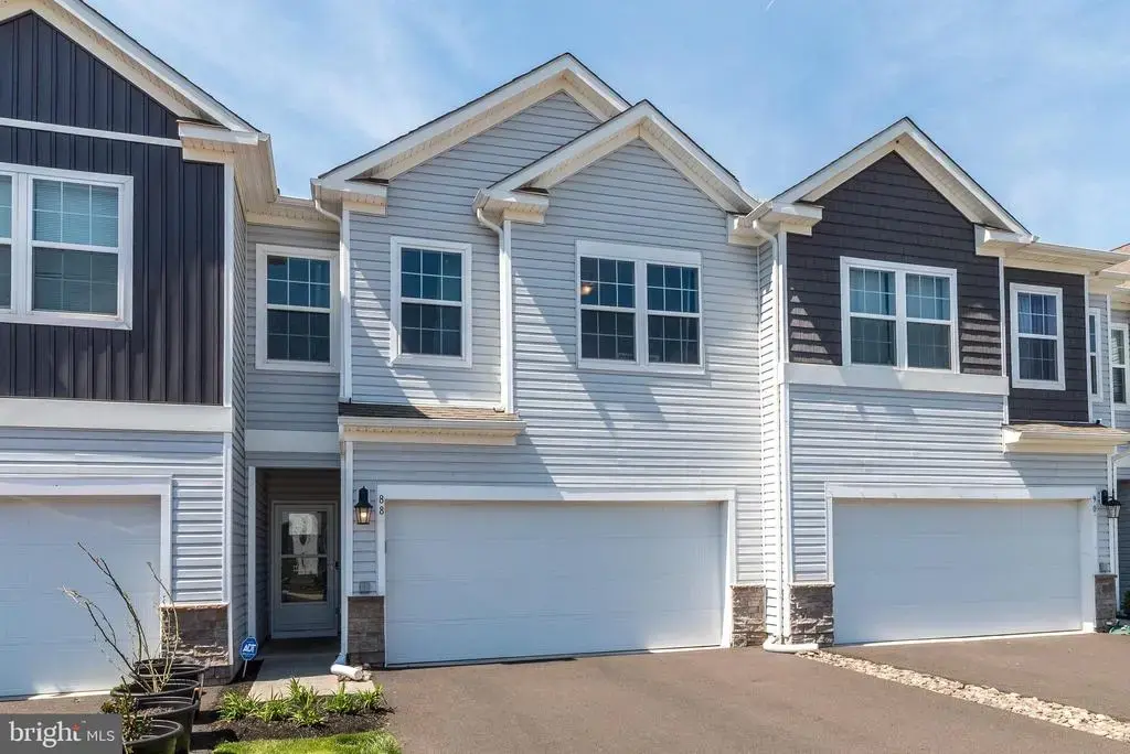 88 Fonthill Ct, QUAKERTOWN