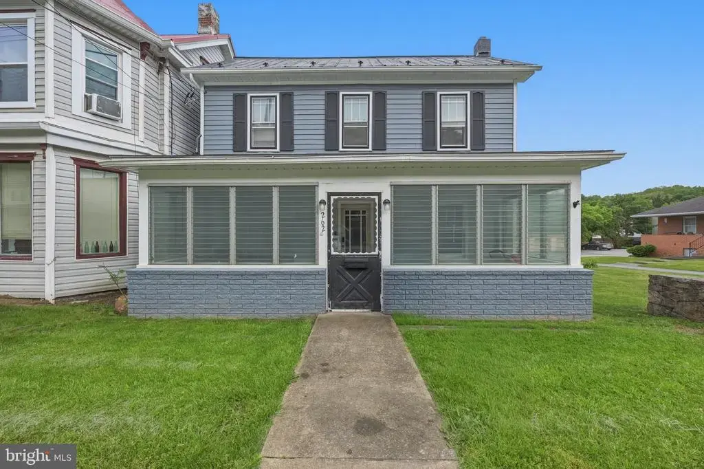 262 N Washington St, BERKELEY SPRINGS