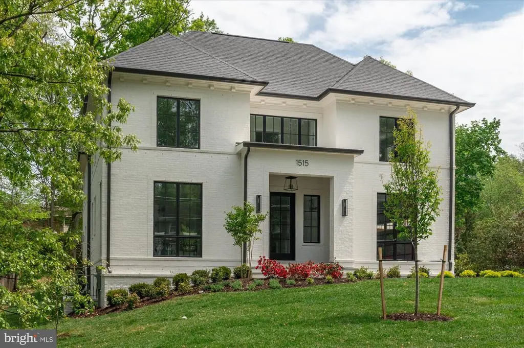 1515 Crestwood Ln, MCLEAN