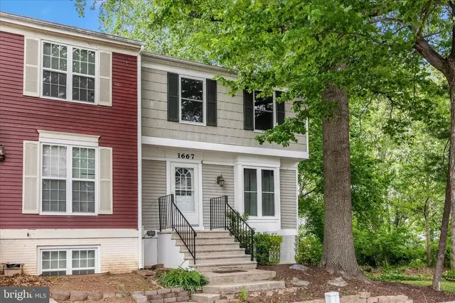 1667 Colonial Way, Frederick