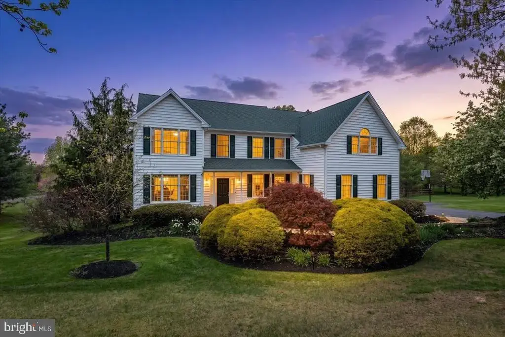 4880 Hunt Field Dr, DOYLESTOWN