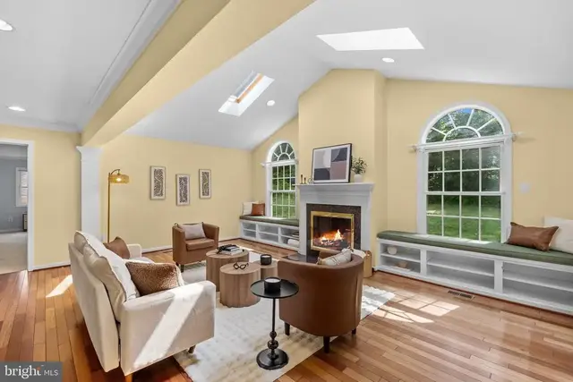 5015 Gadsen Dr, Fairfax