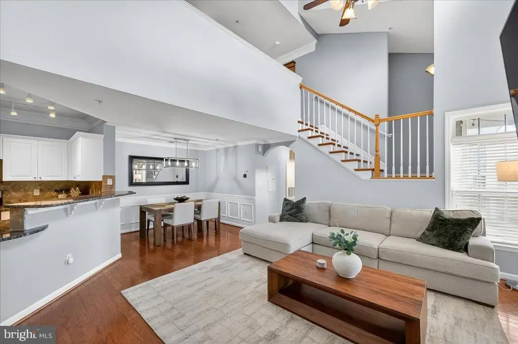 502 Sunset View Ter Se #303, LEESBURG