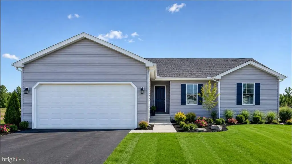 100 Fairfax Ln #82, DOVER