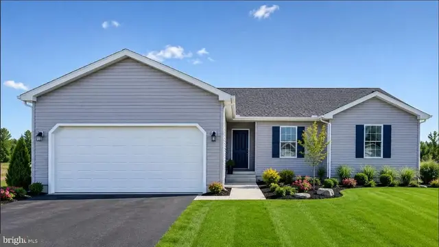 100 Fairfax Ln #82, Dover