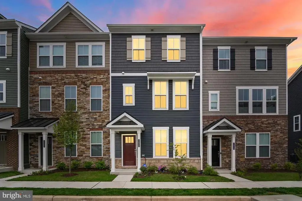 1620 Aster Ln, HANOVER