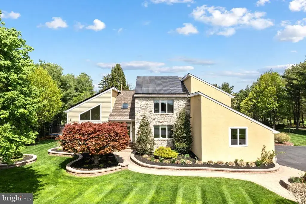 855 Dolington Rd, NEWTOWN