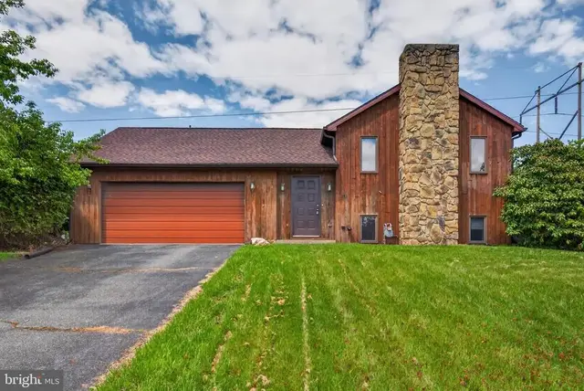 342 Larkin Dr, Red Lion