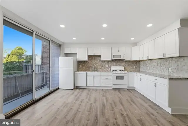 100 E Glenolden Ave #r-10, Glenolden