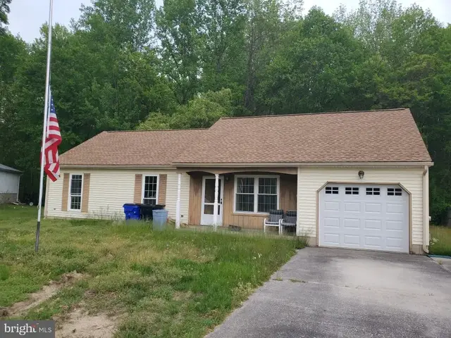 15 Coverly Ct, Dover