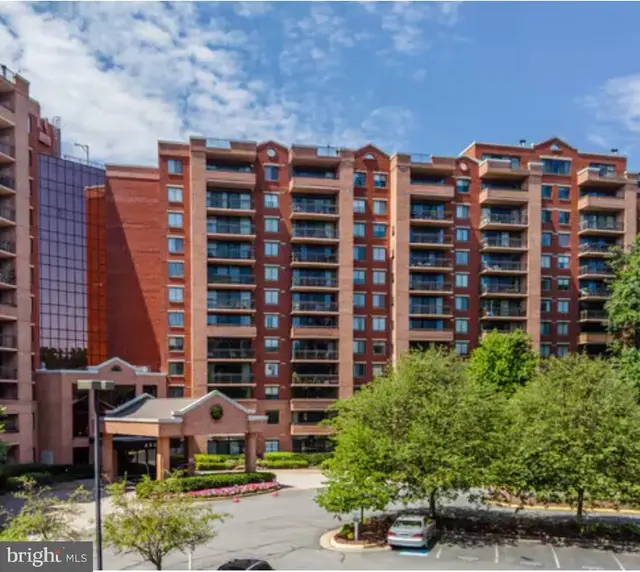 2230 George C Marshall Dr #806, Falls Church