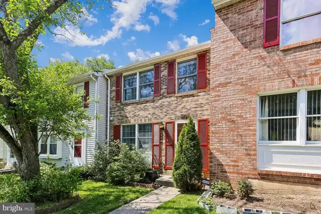 19928 Buhrstone Dr, Gaithersburg