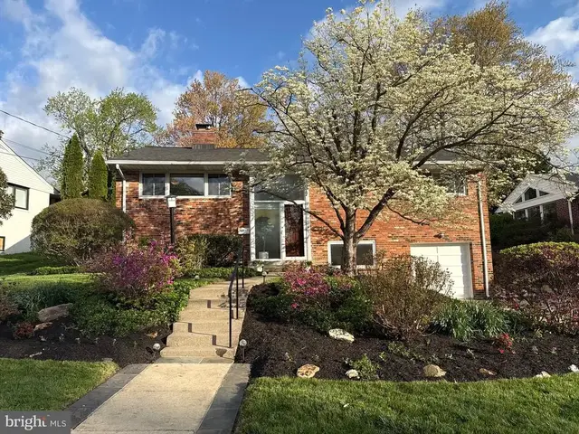 6017 Cheshire Dr, Bethesda