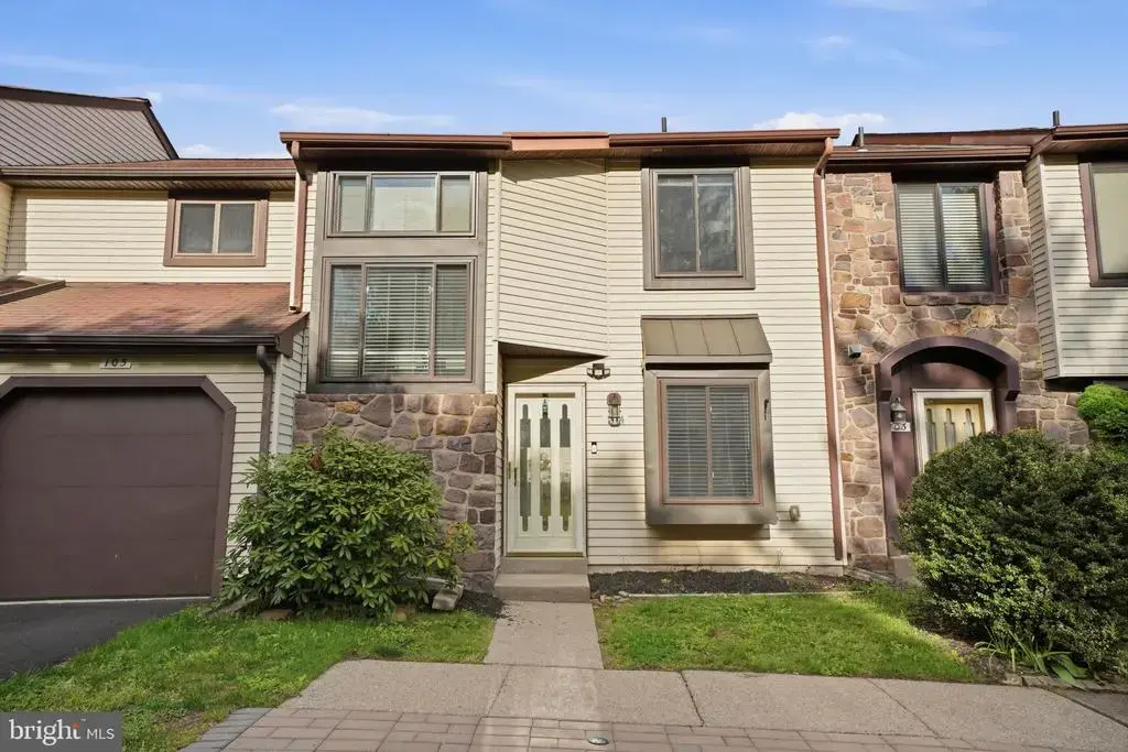 104 Windham Ct, NEWTOWN
