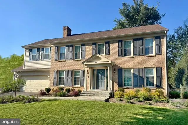 16 Hollyberry Ct, Rockville