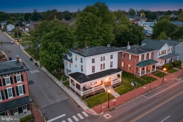 133 S Main St, Smyrna