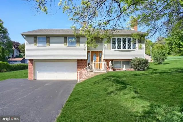 2106 Hope Dr, Red Lion