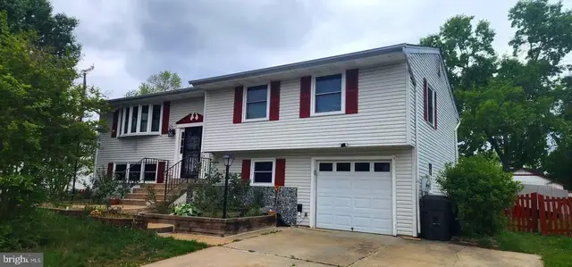 2716 Pinewood Dr, Waldorf