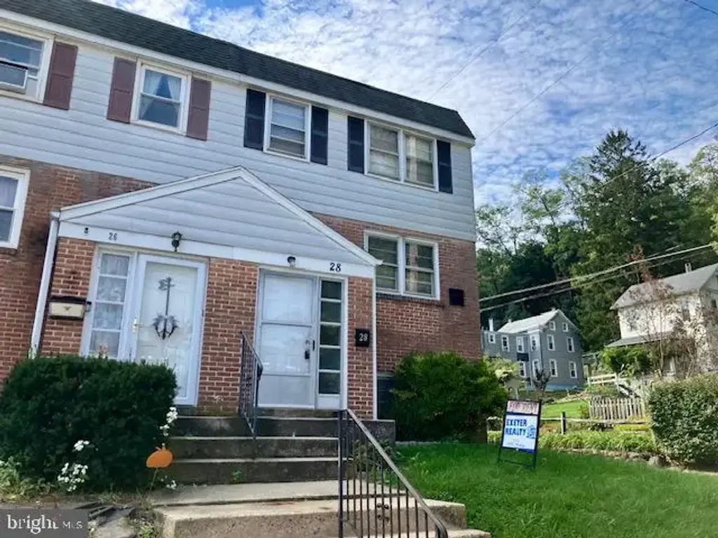 28 Hilbert Ct, READING