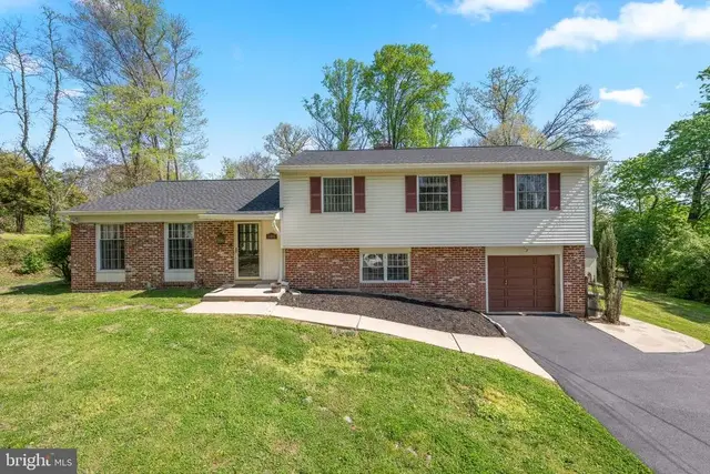 1431 Clover Ln, West Chester
