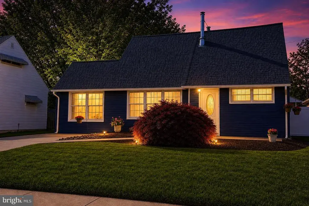 39 Vermillion Ln, LEVITTOWN