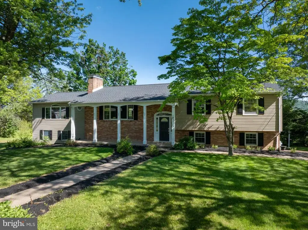 1031 Kathryn St, BOALSBURG