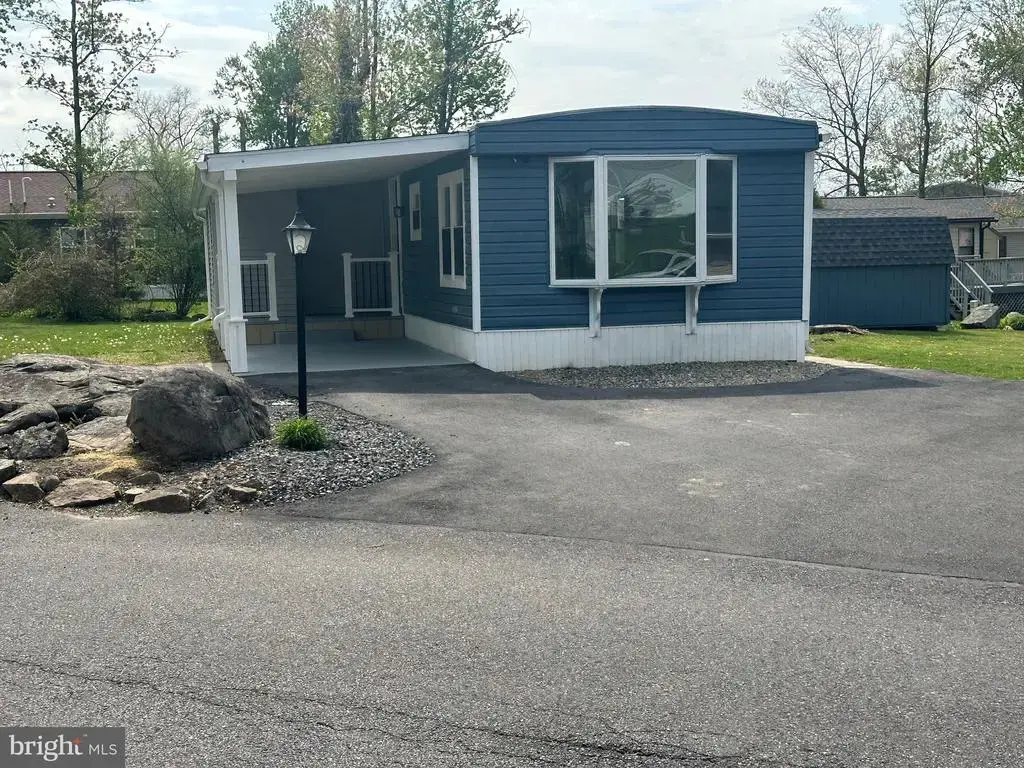 2 Hemlock Ter, QUAKERTOWN