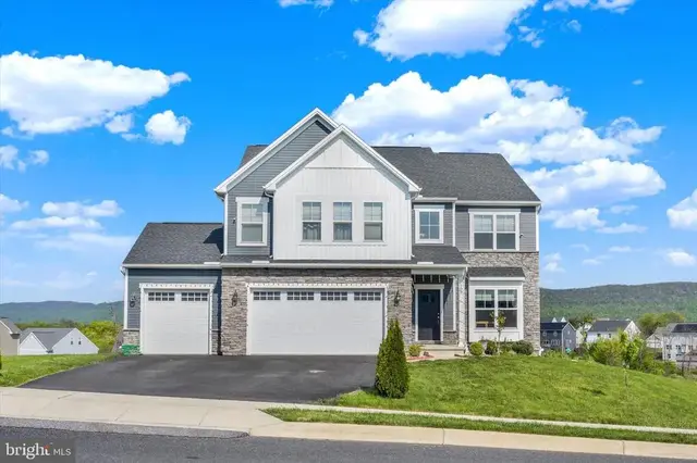 105 S South Mountain Drive, Carlisle