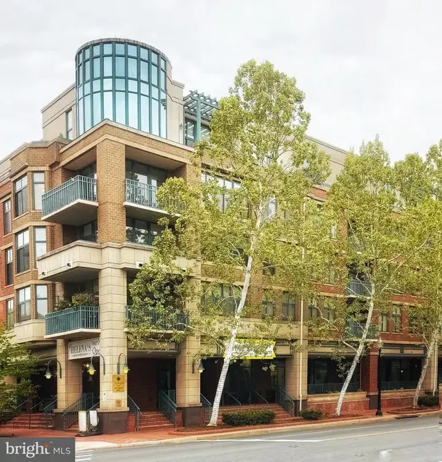 502 W Broad St #417, Falls Church