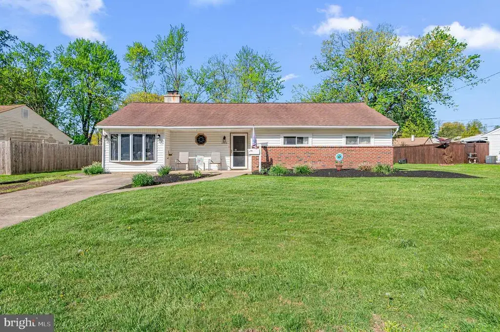 1022 Rozel Ave, SOUTHAMPTON