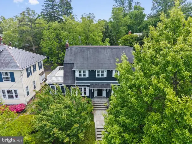 3718 Ingomar St Nw, Washington
