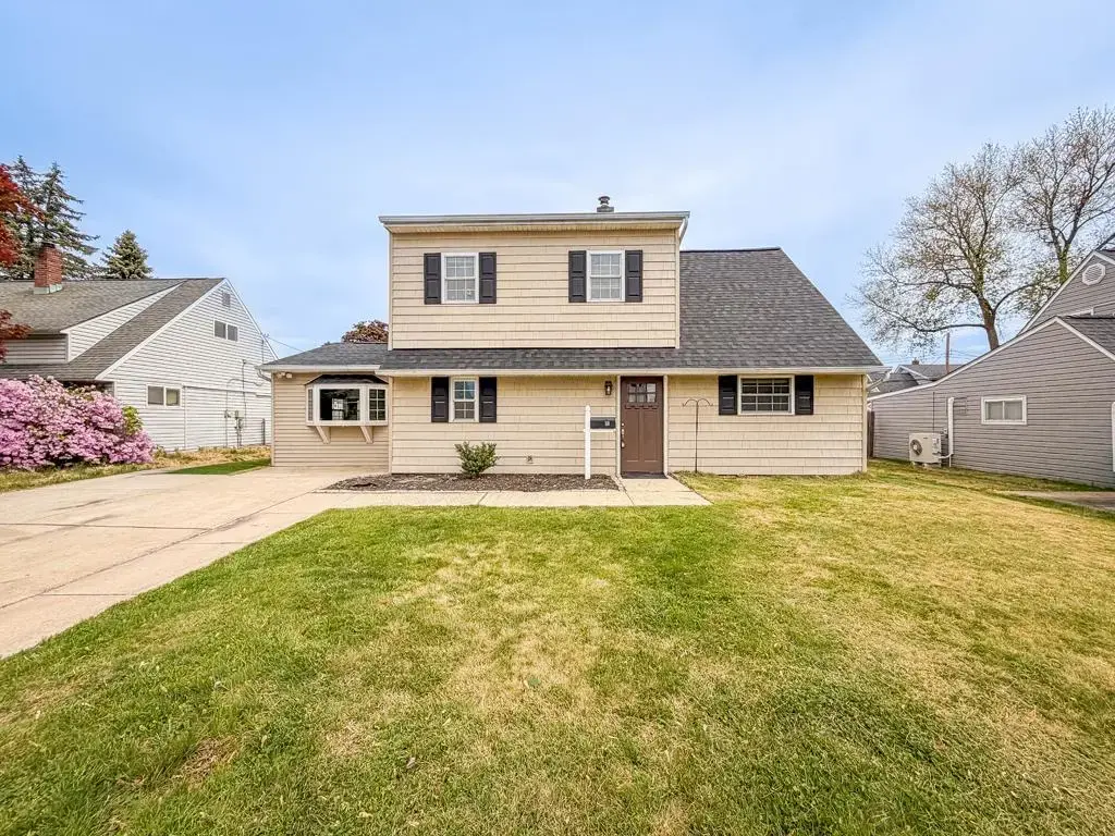 70 Huckleberry Ln, LEVITTOWN