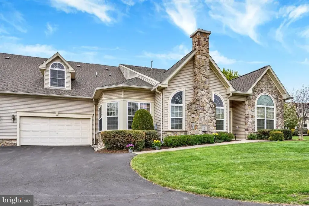 203 Fairway Dr, WARMINSTER