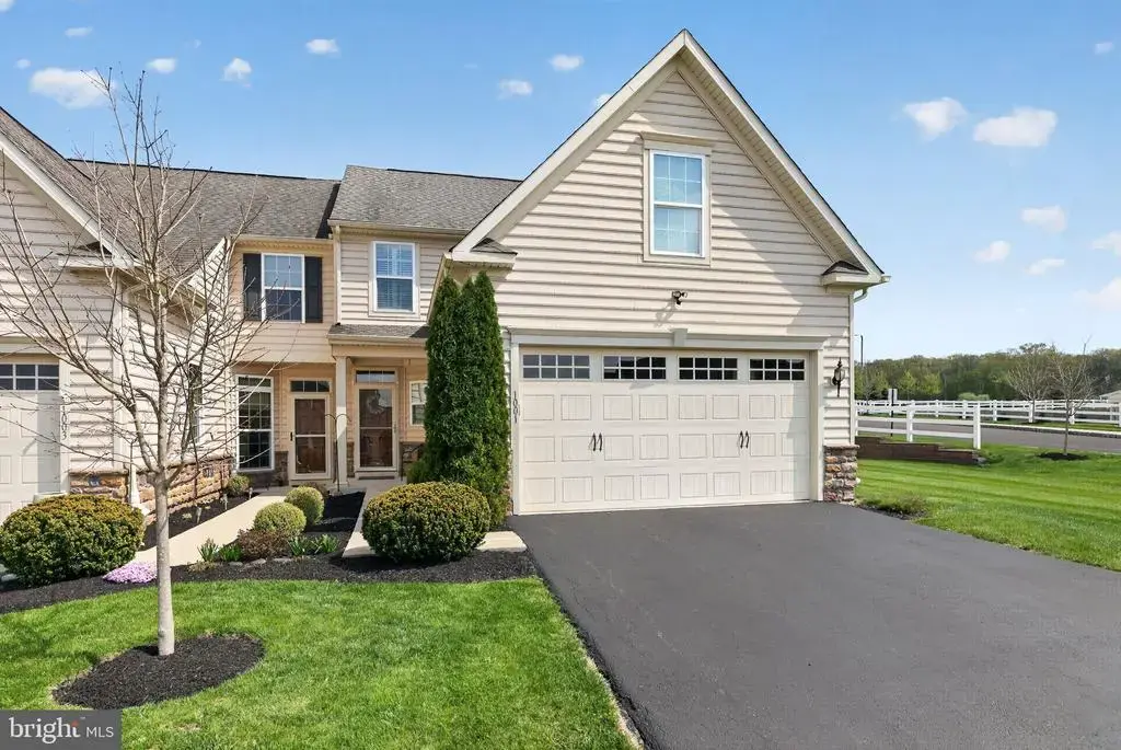 1001 Arbour Ln, QUAKERTOWN