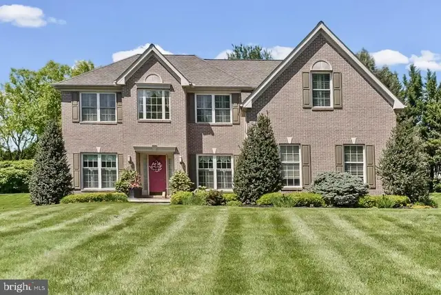 19 Bradley Dr, Wilmington