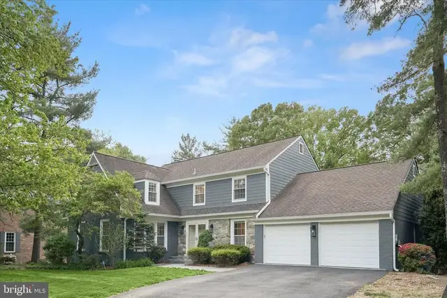 7533 Pepperell Dr, Bethesda