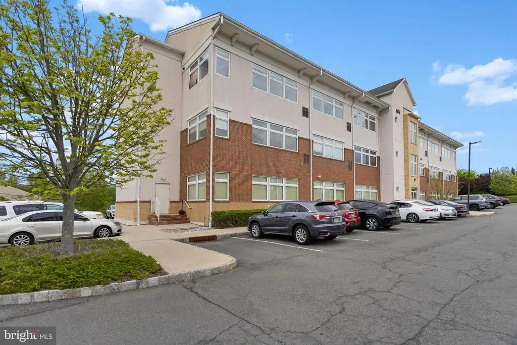 1374 Wh-ham Square Rd U B10, , Nj 08690-3701 #301, HAMILTON