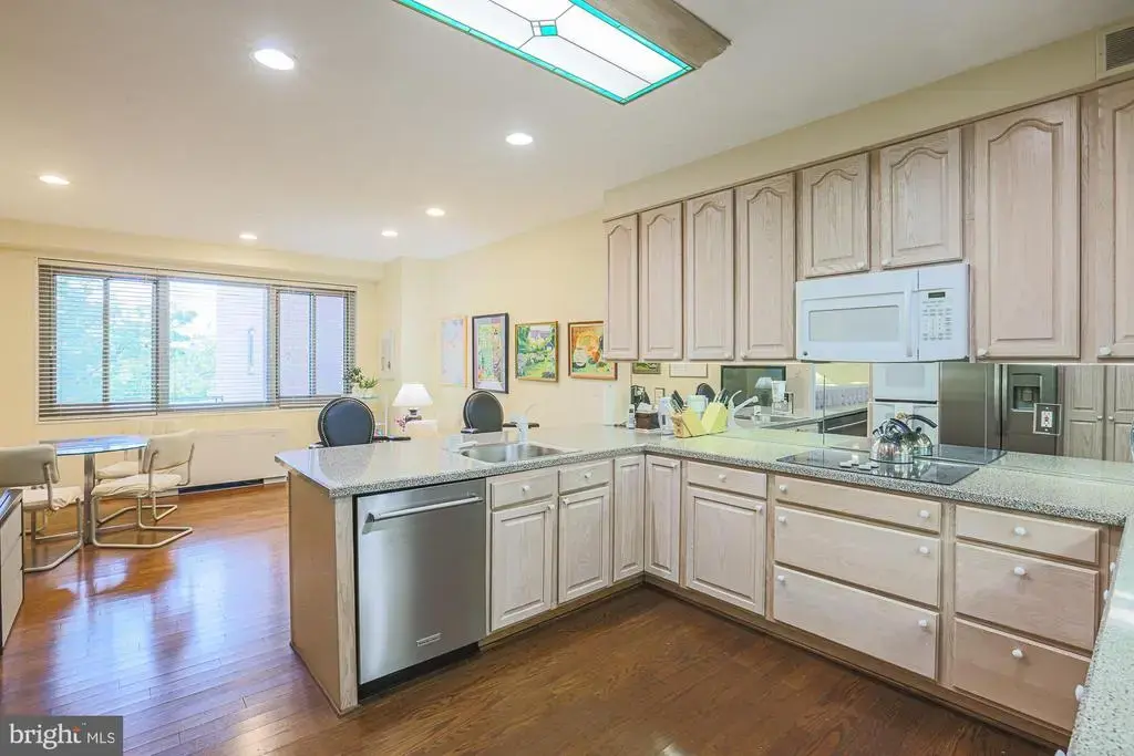 11 Slade #610, PIKESVILLE