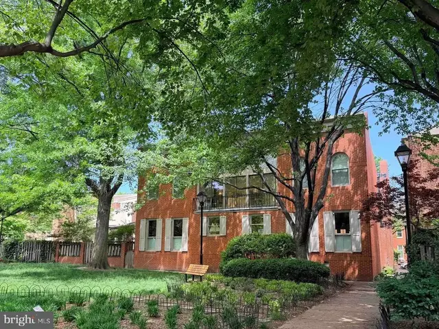 121 W Lee St, Baltimore