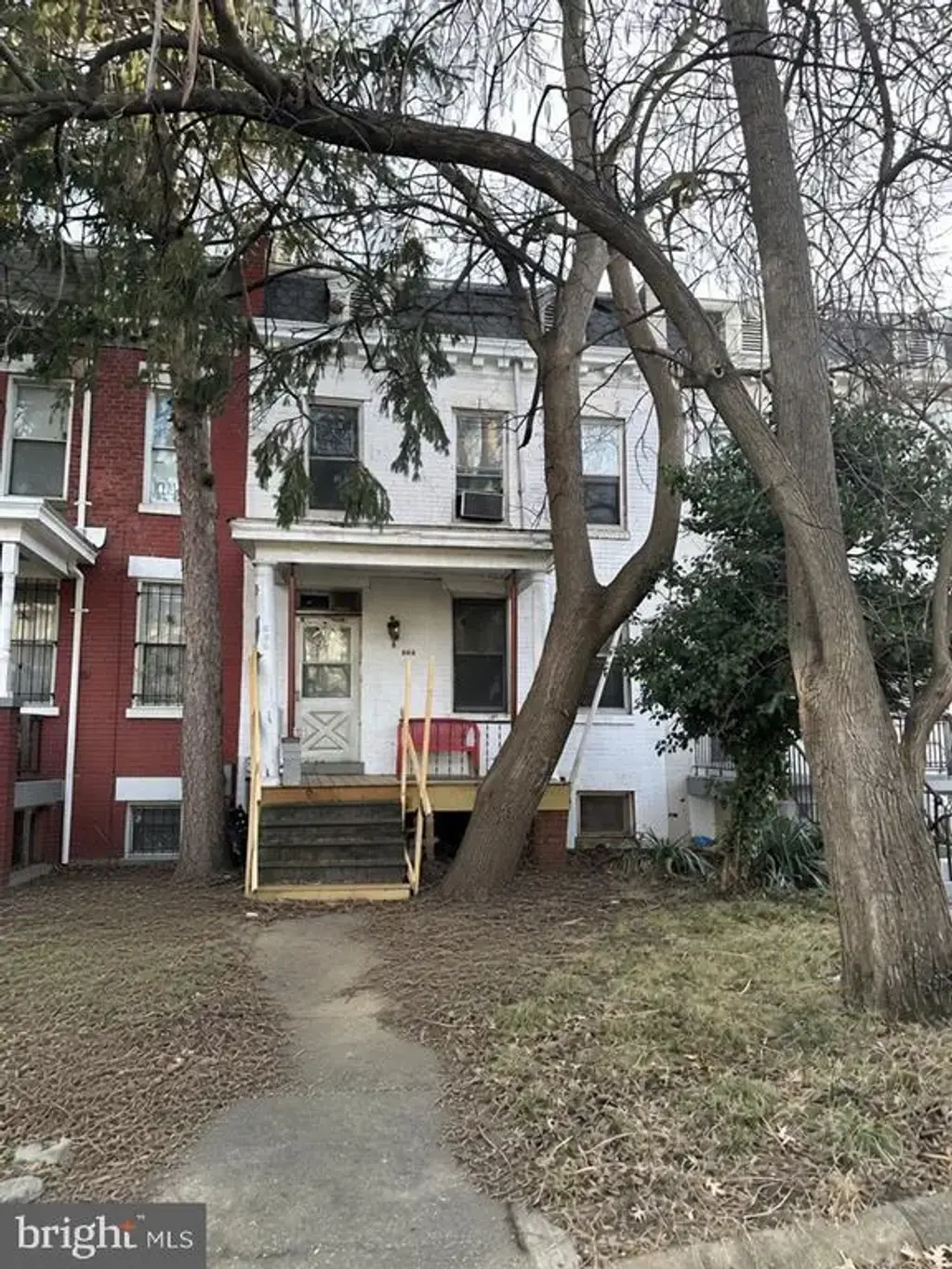 606 Kenyon St Nw, WASHINGTON