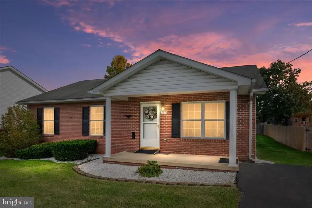 277 Miller Dr, STRASBURG