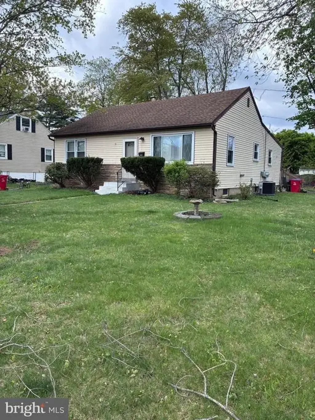 400 Maple St, WARMINSTER
